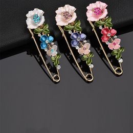 Large Vintage Female Pins and Brooches for Women Collar Lapel Pins Badge Flower Rhinestone Brooch Jewellery