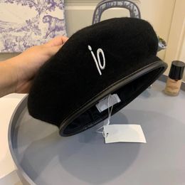 Wool Designer Beanie Luxury Fashion Beret Classic Mens And Womens High Quality Casual Cashmere Hat Winter Warm Letter Embroidery