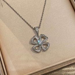 2021 venda quente qualidade luxuoso flor pingente colar com design oco e diamante para mulheres casamento jóias presente bracelete brinco Enga