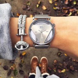 Wristwatches Drop Ms. Inverted Triangle Quartz Watch Casual Mesh With Stainless Steel Transparent Hollow Clock Relogio Feminin