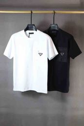22ss Diseñadores TOP TOP MENS T SHIRTS T Shirts Nylon Triángulo Cartas Pocket Paris Moda Camiseta de manga corta Tshirts Negro Blanco M-2XL