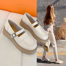 2022 women's spring fashion shoes with thick leather sole and women's casual shoes