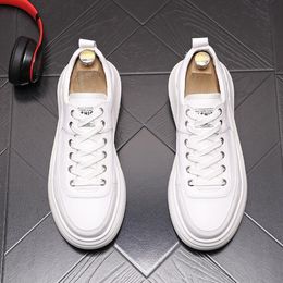 Fashion Designer Wedding Dress Party Shoes British Style Breathable White Round Toe Casual Flat Sneakers Lightweight Shoes Men Tennis Outdoor Walking Loafers