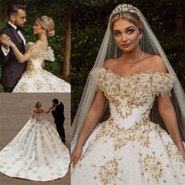 Gold Crystal Ball Gown Wedding Dresses Luxury Dubai Chic Appliqued Lace Bridal Gown Ruched Satin Gorgeous Court Train Robes De Mariée