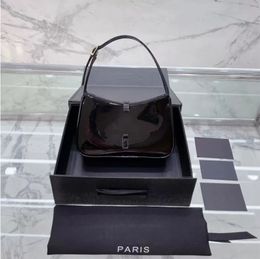 Luxurys Designers Bags Bolsa de bolsa de bolsa de moda de alta qualidade Bolsas de ombro de alta capacidade Carteira versátil Carteira preta Branca de couro BOM