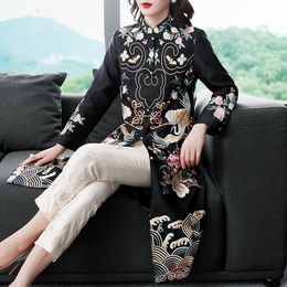 Plus Size Coat Outwear Autumn Winter Casual Overcoat Women Exquisite Embroidery Single Breasted Long Pink Black Coat Trench 201031
