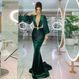 Hunter Green Velvet Mermaid Prom Party Dresses 2022 High Neck Long Sleeves Lace Appliques Plus Size Formal Evening Occasion Gowns