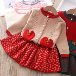 Baby Girls Winter Clothes 2022 Knitted Love Sweater T-shirt With Flower Skirt Two-piece 1-5 Years Autumn Kids Girl Clothing Set G0119