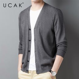 UCAK Brand Sweater Men Cotton Wool Cardigan Men Clothes Autumn Winter Cashmere Sweaters Classic Casual Cardigans Coat U1129 201105