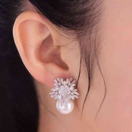 Luxury Cute Austrian Cubic Zirconia Stud Earrings for Women Wedding Fashion Imitation Pearl Snow Flower Bridal Girl Jewellery Gift