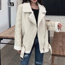 Ly Varey Lin New Women Lamb Fur Faux Leather Jacket Coat Turn Down Collar Winter Thick Warm Oversized Zipper With Belt Outerwear 201226