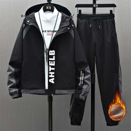Winter Thick Warm Fleece Tracksuit Men Plus Size Streetwear Men's Jogger Sets 2 Piece Jacket+Pants Casual Sweat Suits 211222