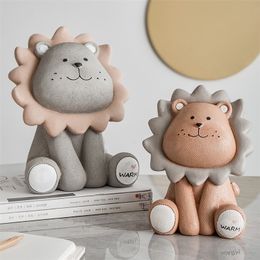 Cartoon Lion Piggy Bank Creative Resin Ornaments Bedroom Cafe Office Closet Desktop Home Decoration Children Gift Wedding Decor LJ201212