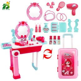 19Pcs Girls Make Up Toy Plastic Set Kids Pretend Play Princess Game Pink Nail Polish Lipstick Change Suitcase Toys For Children LJ201009