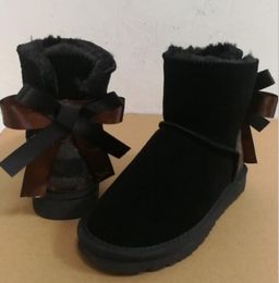 Designer mulheres botas de neve genuínas vaca tampo de vaca capa de couro assinado em conjunto Botas de tornozelo marrom Black Flower Shoes Boot