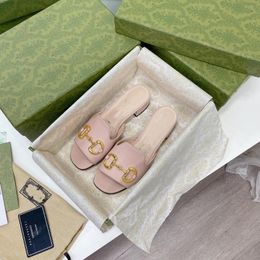 Sandali piatti di lusso pantofole multi-colore motivi classici e colori per il tempo libero set completo di accessori 34-41