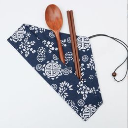 2pcs/set Wood Chopsticks And Spoon With Pattern Bag Packaging Creative Personalised Wedding Favours Gifts Party Return Gift