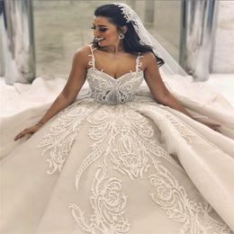 Gorgeous Ball Gown Wedding Dresses Arabic Dubai 3D Floral Appliqued Lace Sleeveless Bridal Gowns Spaghetti Strap Chic Vestidos De Novia