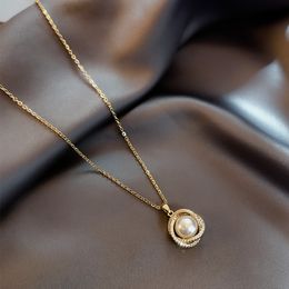 Luxuriöse vergoldete Halskette mit Perleneinsatz, Blumen-Anhänger, hochwertiger Damen-Geschenkschmuck