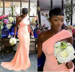 2021 One Shoulder Bridesmaid Dresses Mermaid Coral Sweep Train Hollow Pleats Ruched Maid of Honour Gown African Wedding Guest Wear