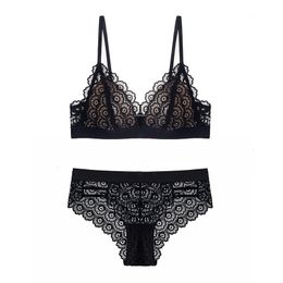 Sexy Hollow Lace Triangle Cup Bra and Panties Set Wire Free Underwear Women Lingerie Lace Bralette Set Y200708