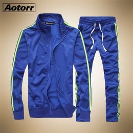 Fitness Casual Tracksuit Men Sportswear Sets Fashion Spring Mens Clothing 2 PC Sweatshirt+SweatPants Outwear Track Suit Men 201210