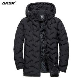男性の冬のジャケットの大きいサイズの厚い暖かいフード付きコート男性の特大の冬の男性のジャケットの衣服の服