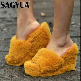 Chunky Sandals Designer Super High Heels Slides 2022 Spring New Wedges Fashion Fur Slippers Pumps Shoes Sexy Platform Flip Flops Y220221