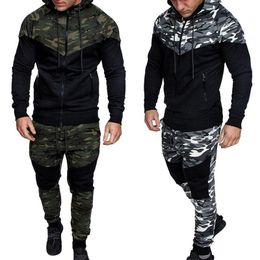 Laamei 2020 Camouflage Printed Men Set Causal Jacket Men Tracksuit Sportswear Hoodies Sweatshirt Pants Sport Suit LJ201117