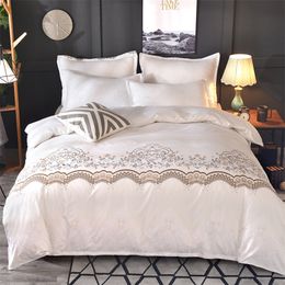 HM Life Luxury Lace Solid Colour Bedding Set Duvet Cover set Pillow Cases Bed Bedclothes comforter bedding sets without bed sheet 201021