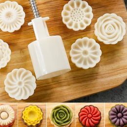 2Sets 50G 3D Moon Cake Mould DIY Mooncake Decoration Baking Tools with 12 Stamps for Kitchen Homemade Dessert T200703