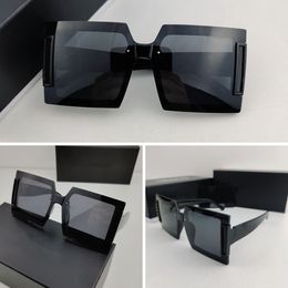 Square Designer Sunglasses per le donne Uomo Big Flat Top Fashion Shield Shield Grande protezione UV Tonalità senza rimless