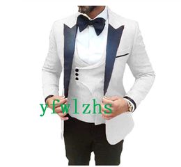 New Style Embossing Handsome Peak Lapel Groom Tuxedos Men Suits Wedding/Prom/Dinner Best Man Blazer(Jacket+Pants+Tie+Vest) W652