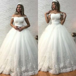 2021 Elegant Ball Gown Wedding Dresses Off the Shoulder Straps Lace Applique Sweep Train Beaded Custom Made Plus Size Wedding Gown vestidos