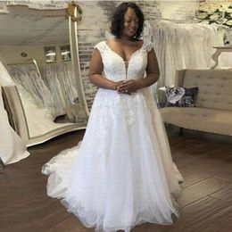 Plus Size African Wedding Dress 2021 Sexy V-neck Lace Appliques Backless Vestido De Noiva Wedding Gowns Vintage Marriage Wear P178