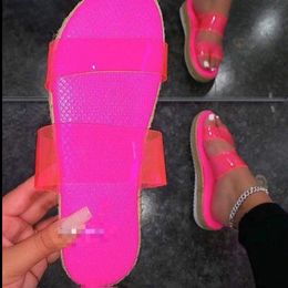 2021 Yaz Yeni kadın Orta Topuk Sandalet Katı Açık Burun Terlik Açık Plaj Ayakkabı Moda Parlak Renk Artı Boyutu Y1123