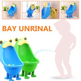 Baby Frog Urinal Toilet Children Stand Vertical Urinal Pee Potty Kid Potty Training Boy Standing Wall-Mounted Or Place On Ground LJ201110