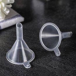 Mini Transparent Plastic Small Funnels Perfume Essential Oil Empty Bottle Liquid Filling Funnels Kitchen Bar Dining Tool LX4175