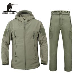 Men autumn winter jacket coat soft shell shark skin clothes, waterproof military clothing camouflage jacket 201123
