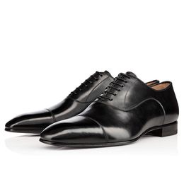 2022 sapatos de mocassins de novo masculino preto marrom marrom marrom criado rivas de couro patenteado de couro glitter vestido de casamento