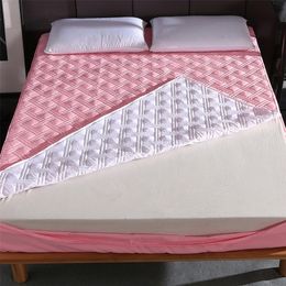 New Six Sides All Inclusive Quilted Mattress Cover Soft Fibre Topper Pad Plain Solid Colour Bed Mattress Protector Anti Dust Mite 201218