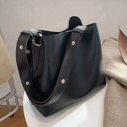 Fashion Large Capacity Bucket Women's Shoulder Bag Casual Pu Leather Crossbody for 2021 Big Black Women Bags NEW Q1204