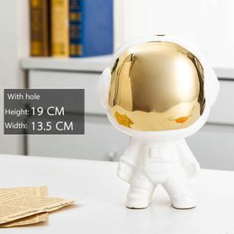 Cute Astronaut Ceramic Figurines Home Table Decoration Accessories ElimElim LJ200904