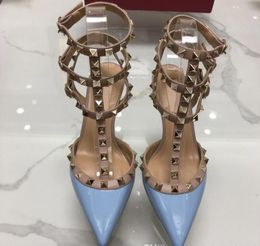 Tasarımcı Kadın Yüksek Topuklu Sandaller Partisi Moda Perçinleri Kızlar Seksi Noktalı Ayakkabılar Dans Ayakkabıları Düğün Ayakkabıları Üç Straps Sandals