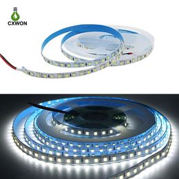 Tiras de LED 2835 de alto brilho 60 led/m 120 led/m 240 led/m fita flexível fita leve IP20 não impermeável 5 m 12 v branco quente branco decoração de casa luzes de tira