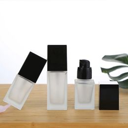 15ml 20ml 30ml Glass Frosted Lotion Bottle with Black Cap, Square Skincare Foundation Glass Bottles Refillable Bottle WB3202