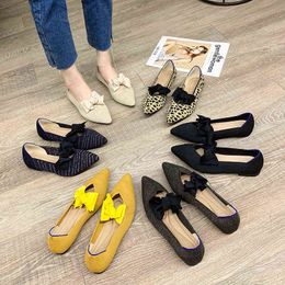 Dress Shoes Designer Sweet Bow Flat Heel Princess Shoes Women Trend Leopard Stripes Shallow Mouth Pointed Loafers Sandals 220302