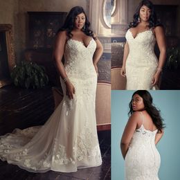 Fabulous Plus Size Lace Mermaid Wedding Dresses Beaded V Neck Sequined Bridal Gowns Covered Buttons Back Sweep Train robe de mariée