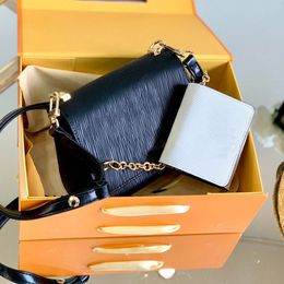 Chain Crossbody Bag Womens Handbag Wallets Fashion High Quality Genuine Leather Messenger Bag Lock Plain Purse Bestselling Artwork