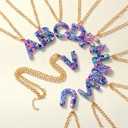 Personalizado letra inicial pendente de colar as mulheres 26 alfabeto colorido Colar Stone pingente de resina moda jóias presente